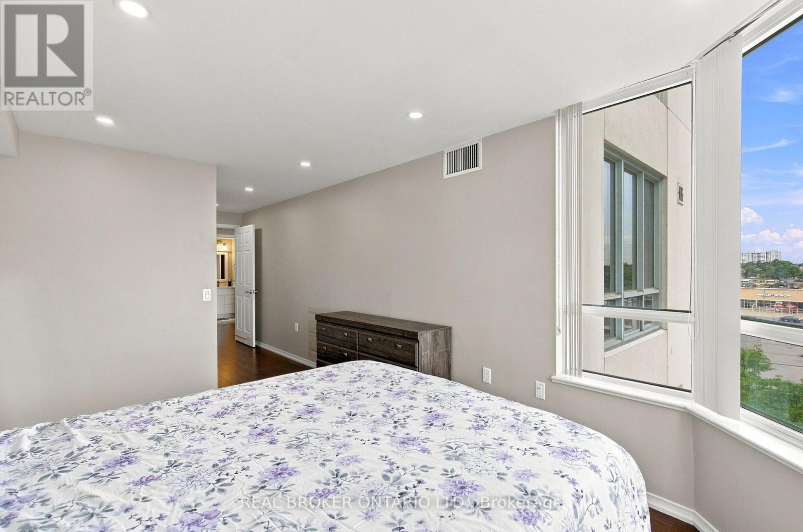#709 5001 FINCH AVENUE E - 21
