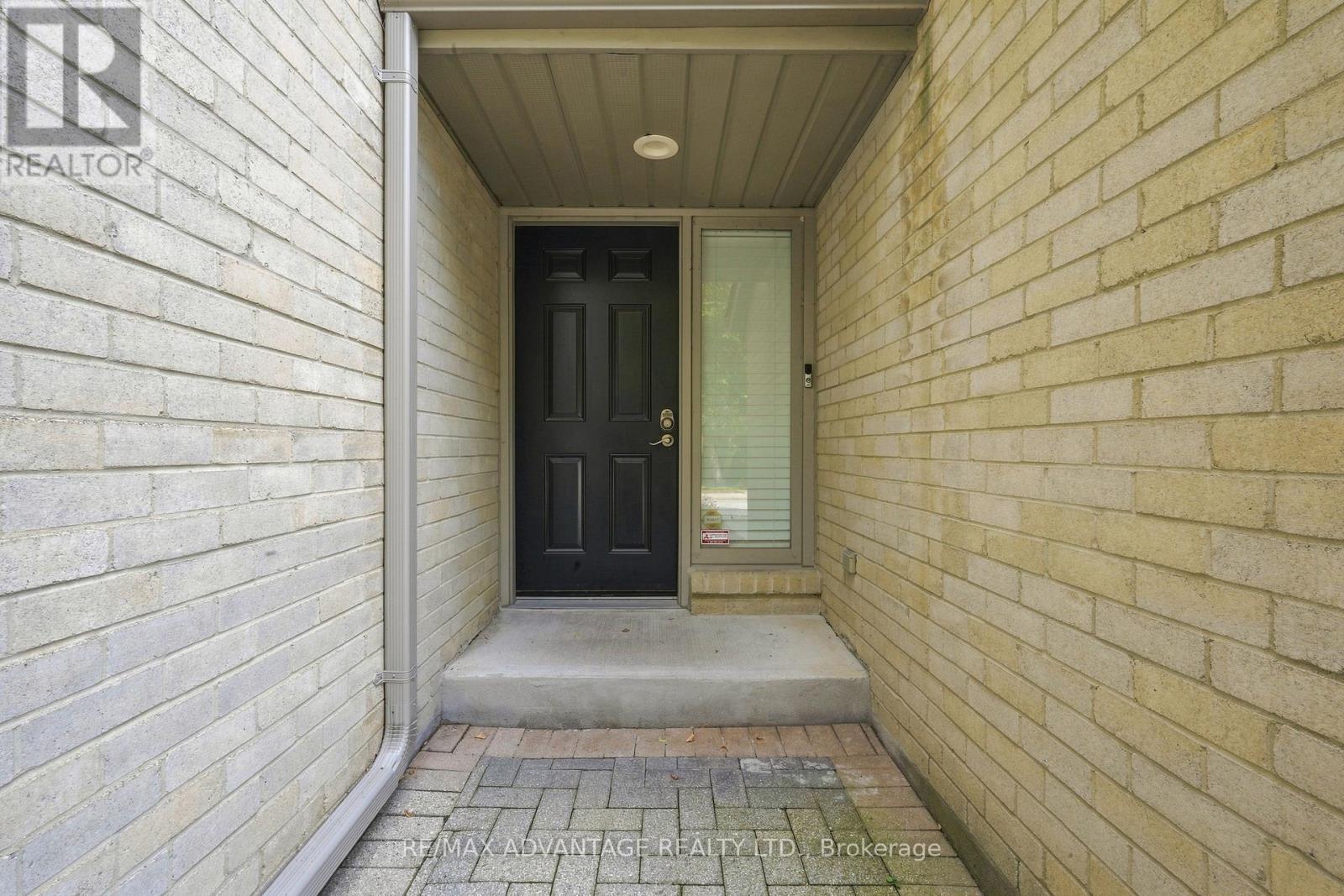 #1 1399 COMMISSIONERS ROAD W - 9