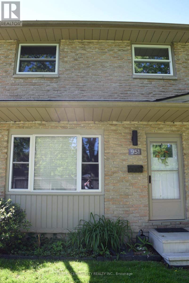 951 NOTRE DAME DRIVE - 1