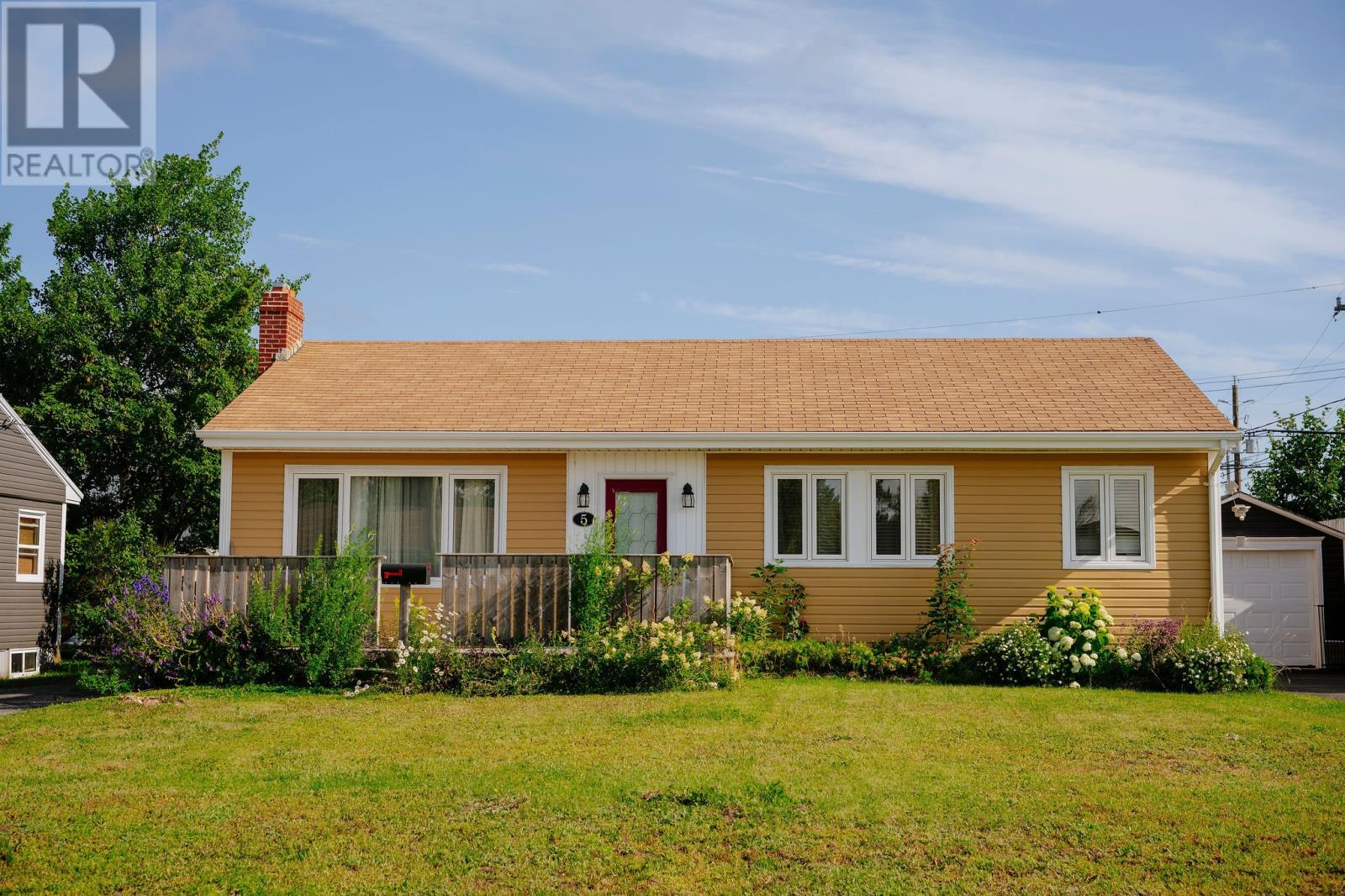 5 Alcock Crescent