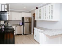 5 Alcock Crescent thumbnail 8