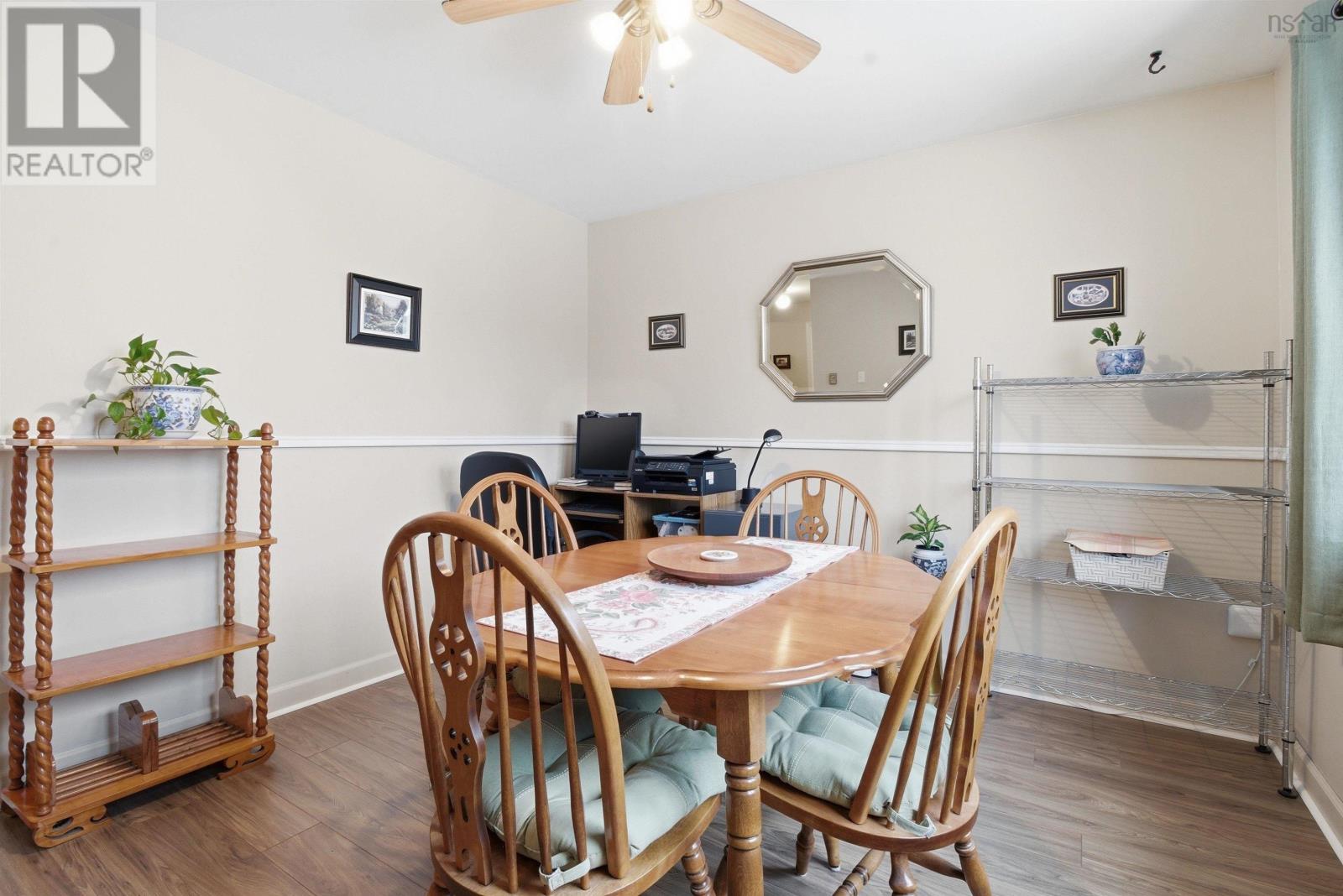 #301 30 Attenborough Court - 12