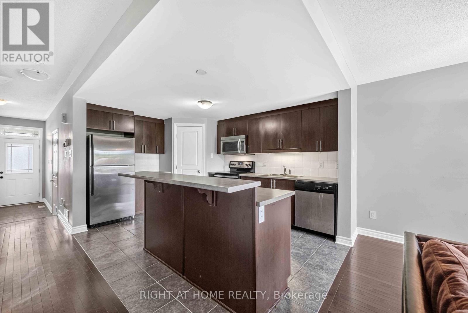 3 Bed, 3 Bath House for Sale in Ottawa – 490 BARRICK HILL ROAD, Ottawa – MLS# X13675034 - Image 12