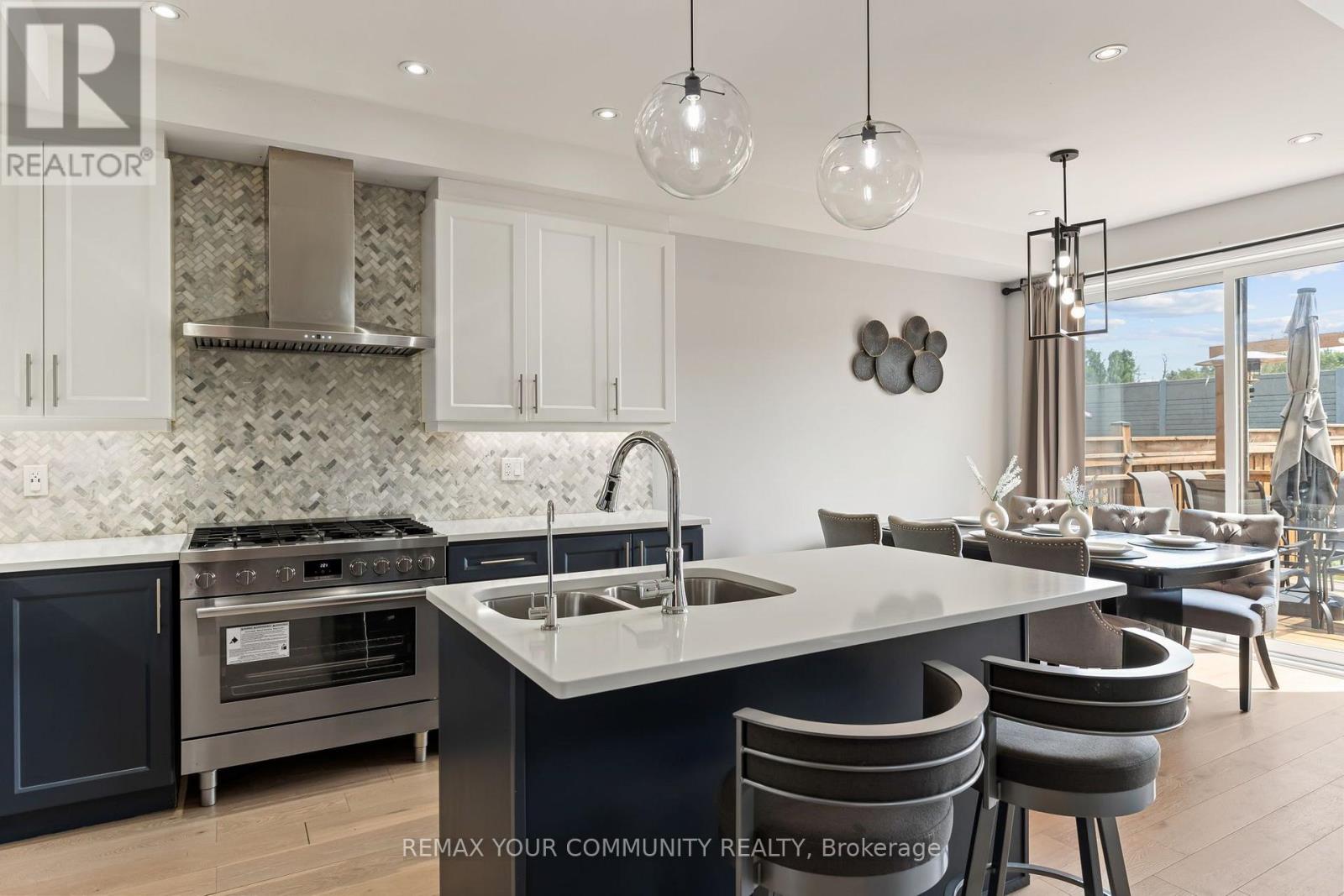 99 WALKER BOULEVARD - Image 10