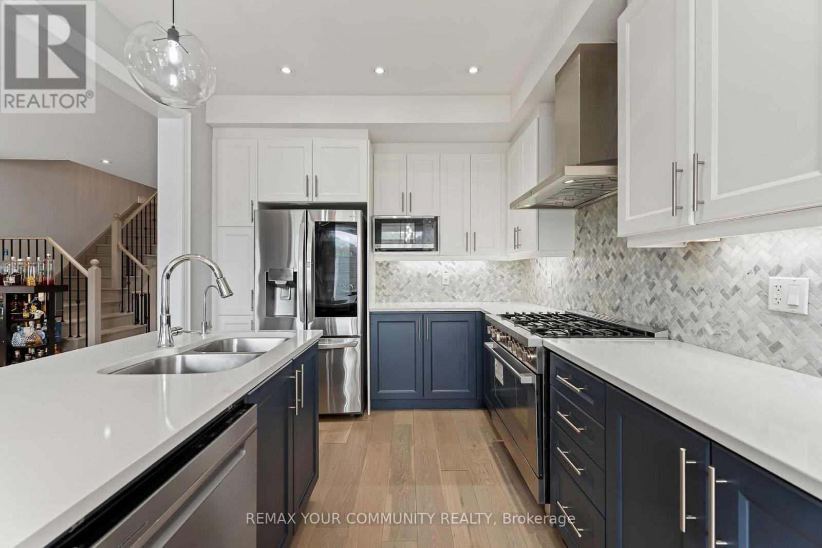 99 WALKER BOULEVARD - Image 12