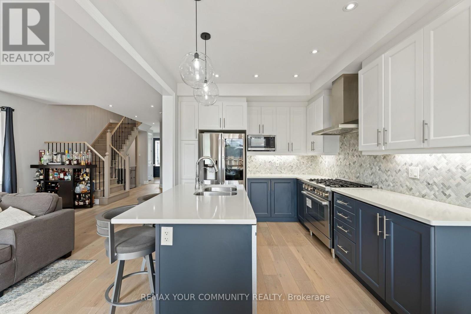 99 WALKER BOULEVARD - Image 15