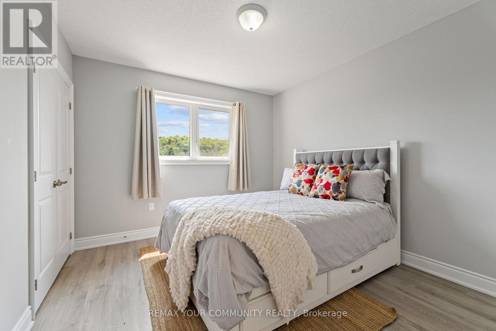 99 WALKER BOULEVARD - Image 35