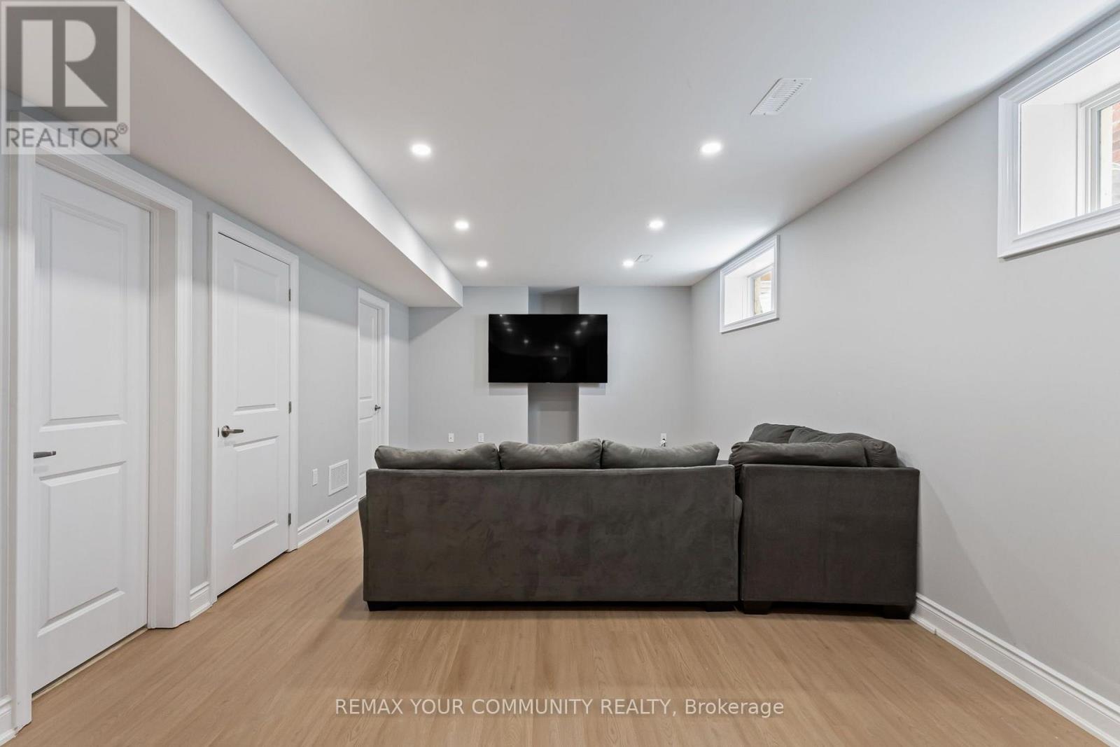 99 WALKER BOULEVARD - Image 42