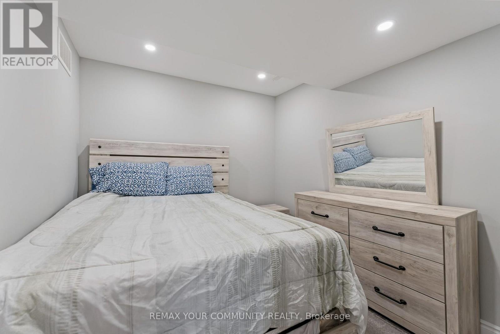 99 WALKER BOULEVARD - Image 44