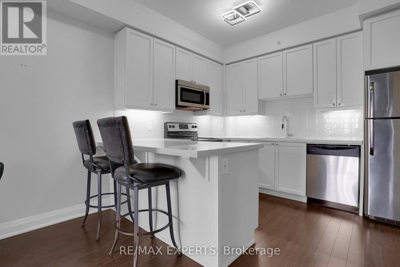 #208 24 WOODSTREAM BOULEVARD - 13