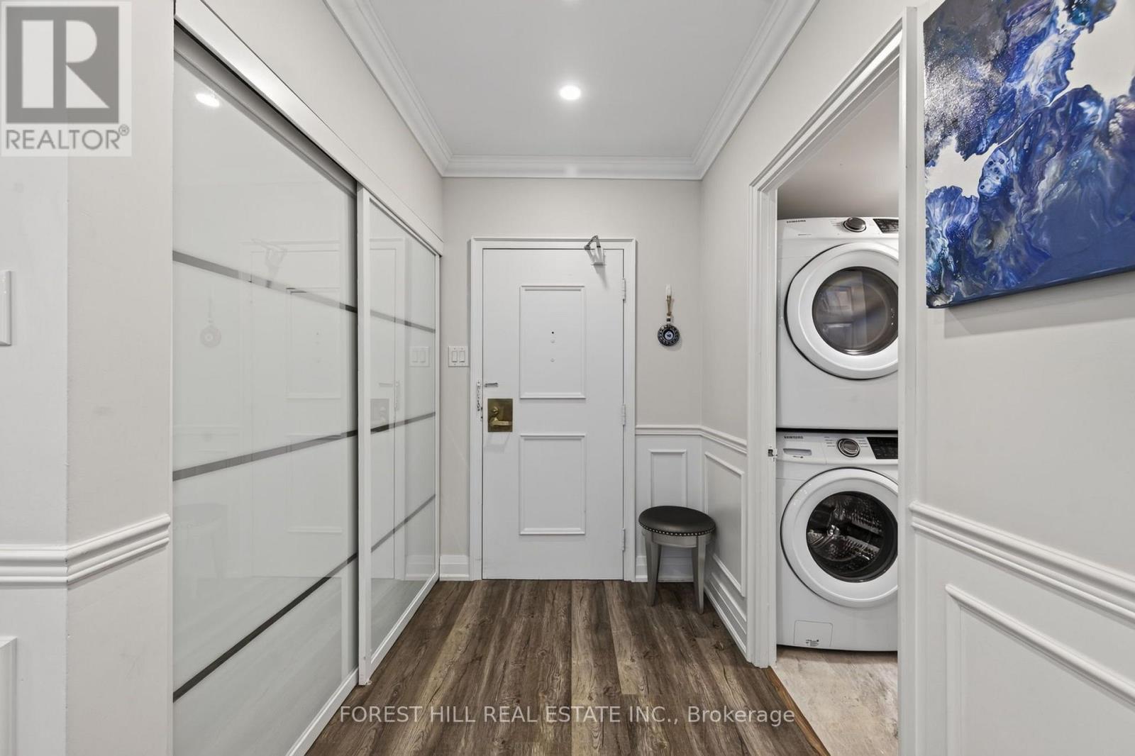 #301 333 CLARK AVENUE W - 3
