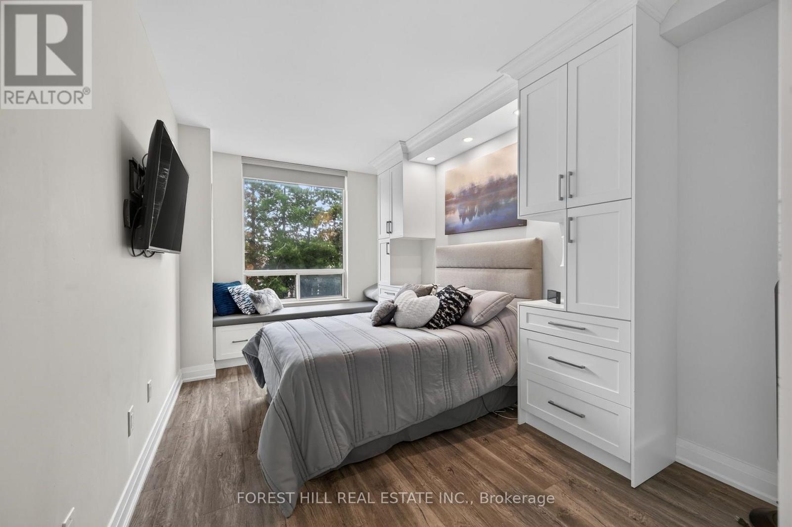 #301 333 CLARK AVENUE W - Image 32