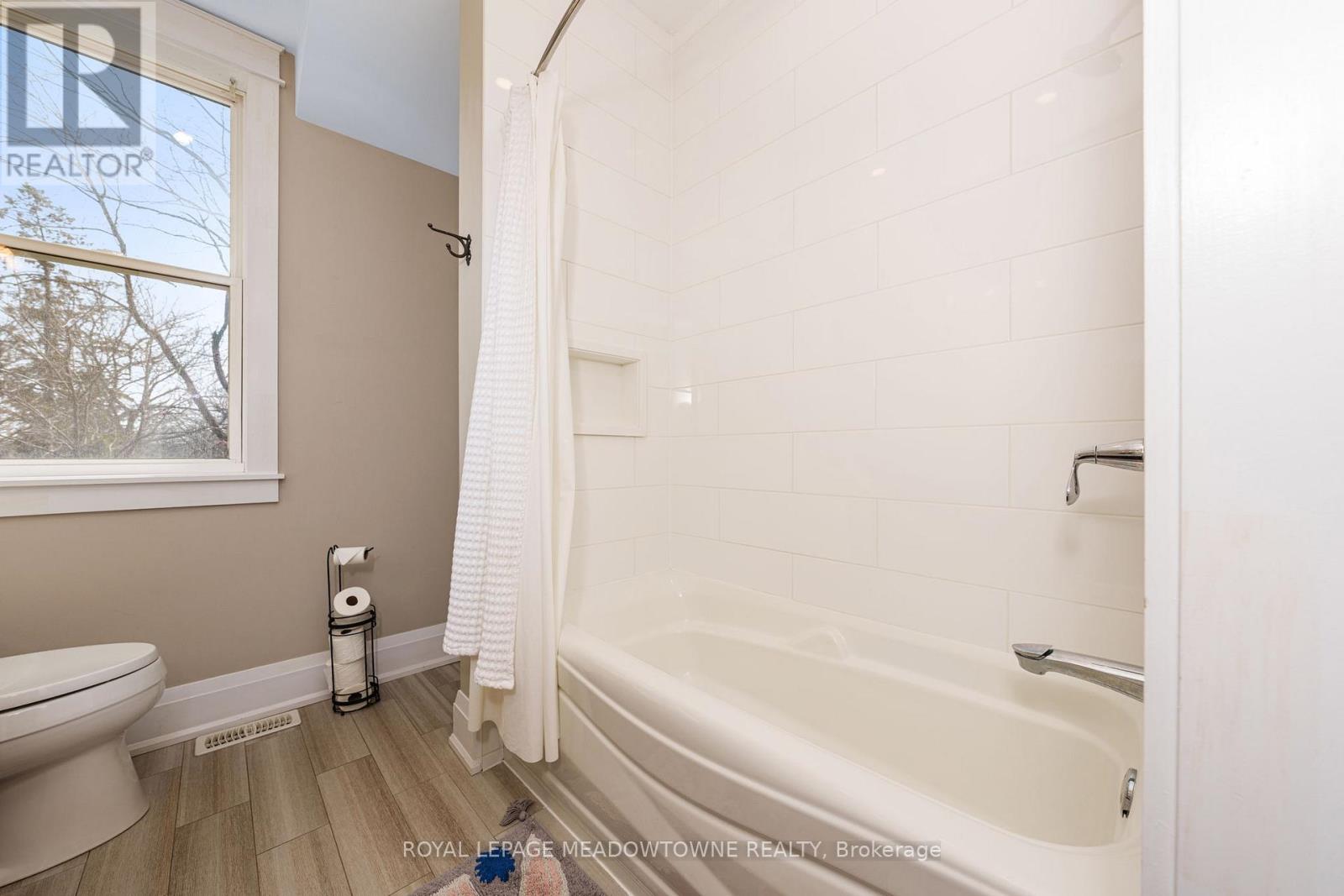 2 BENNETT PLACE - 34