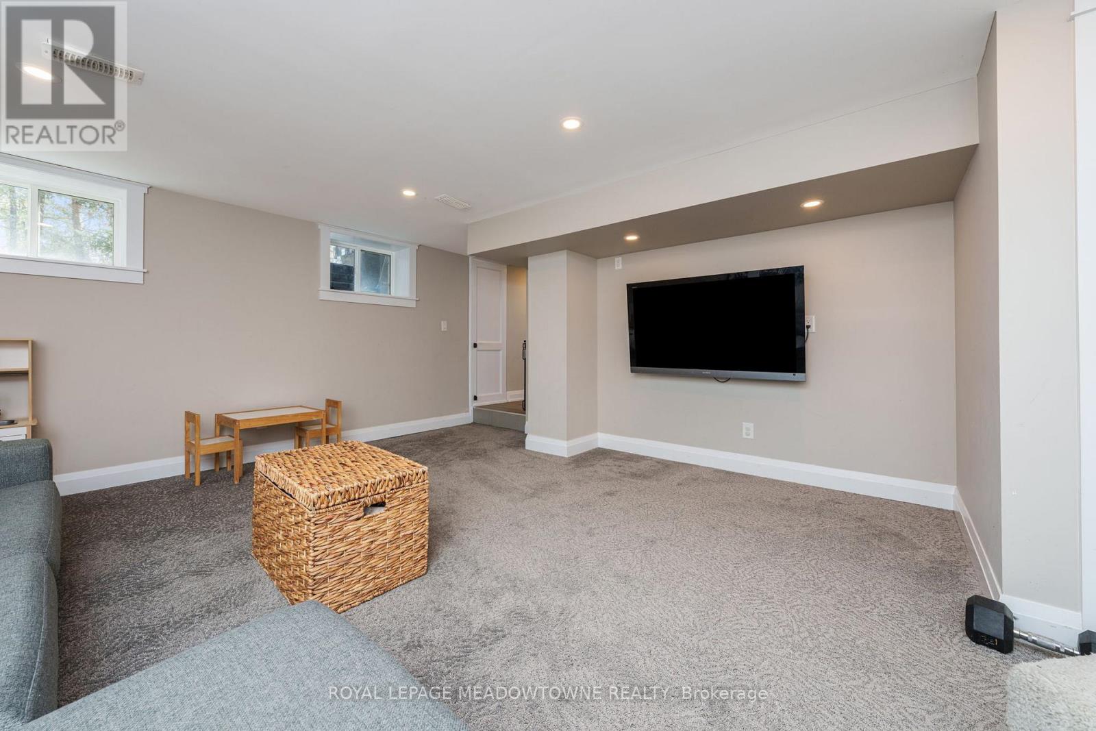 2 BENNETT PLACE - 42