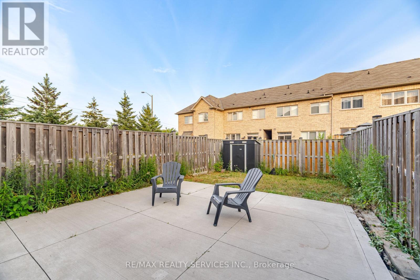 18 SEEDLAND CRESCENT - 44
