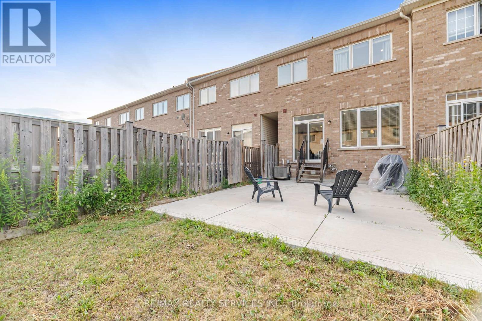 18 SEEDLAND CRESCENT - 46