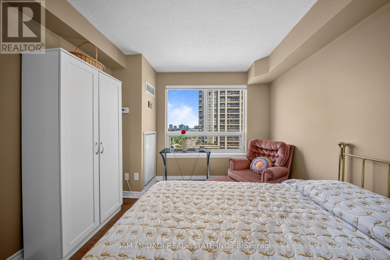 #1107 350 PRINCESS ROYAL DRIVE - Image 32