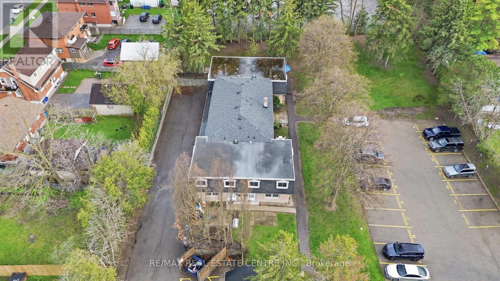 #10 76 BORDEN PARKWAY - 23