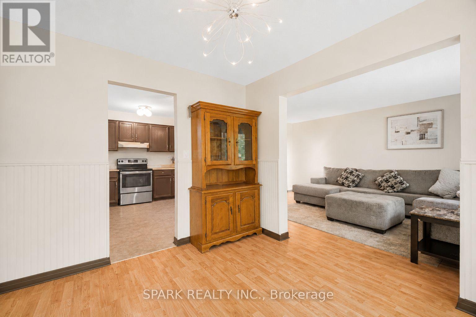 23 RANNIE COURT - 10