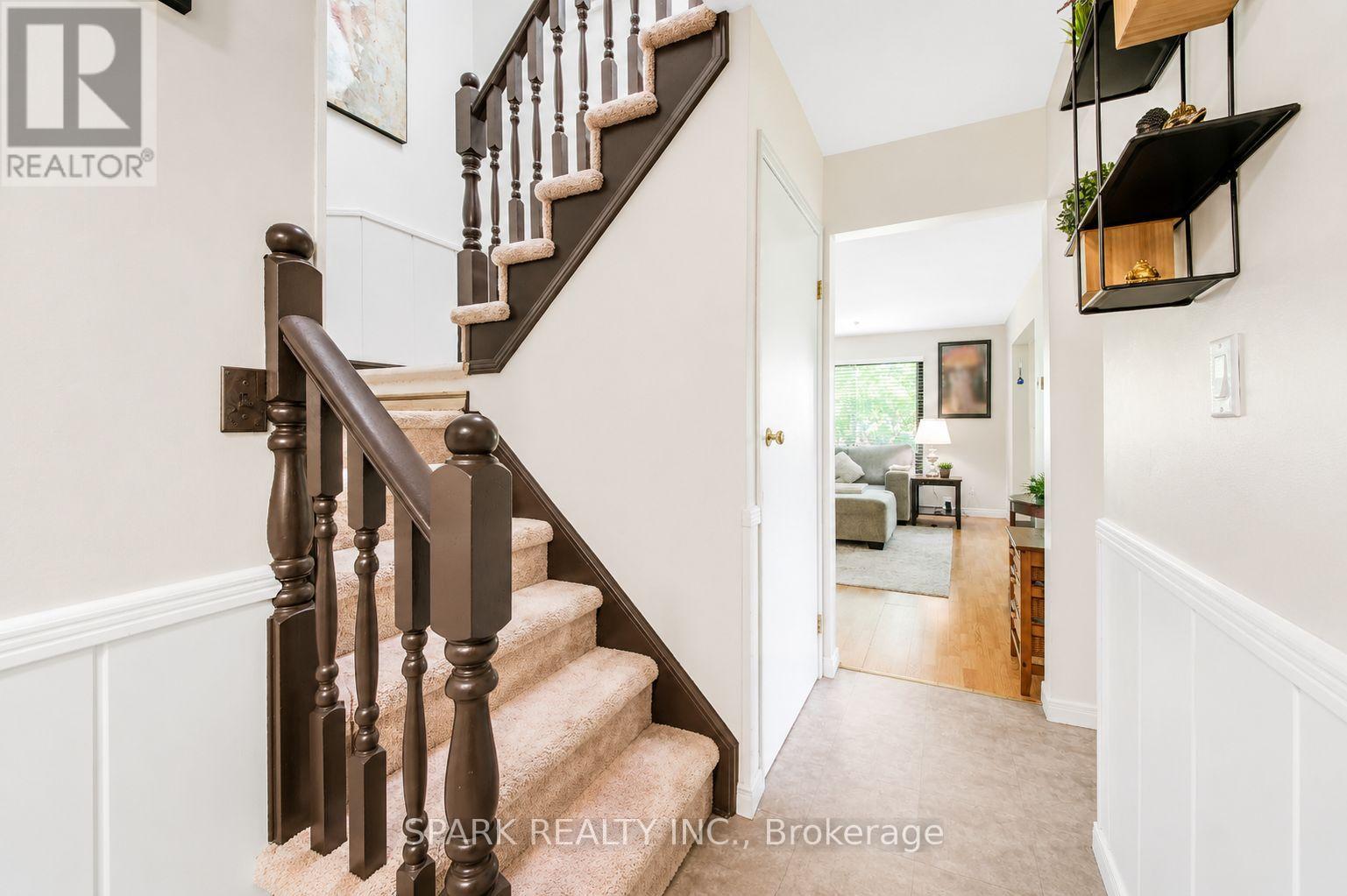 23 RANNIE COURT - 12