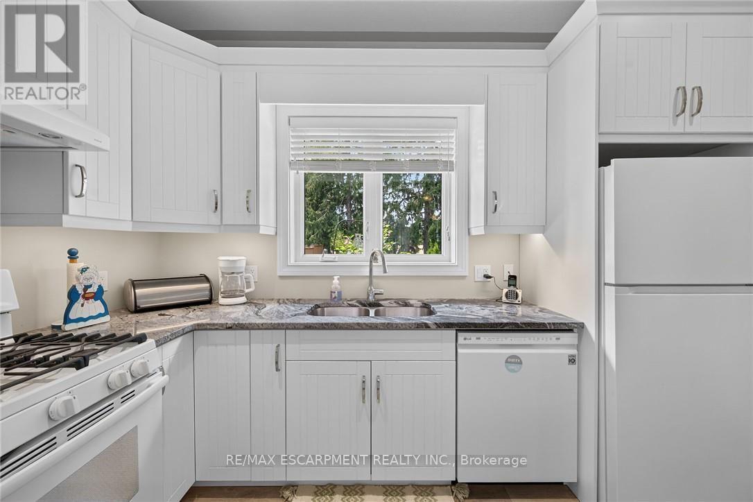 26 STONEBRIDGE PLACE - 15