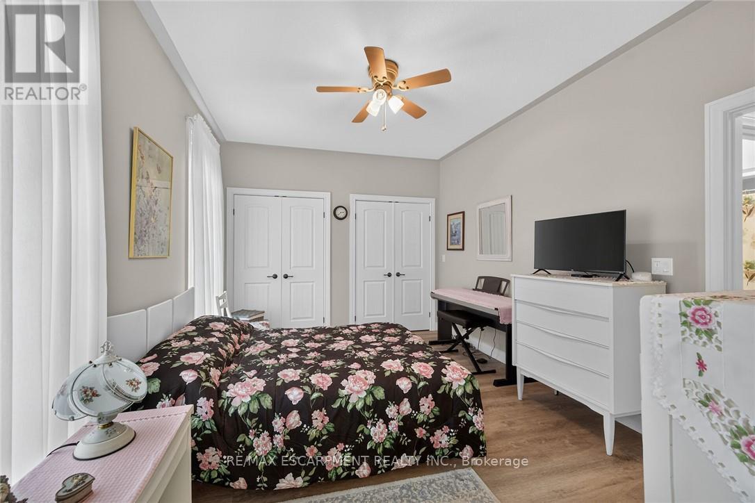 26 STONEBRIDGE PLACE - 21