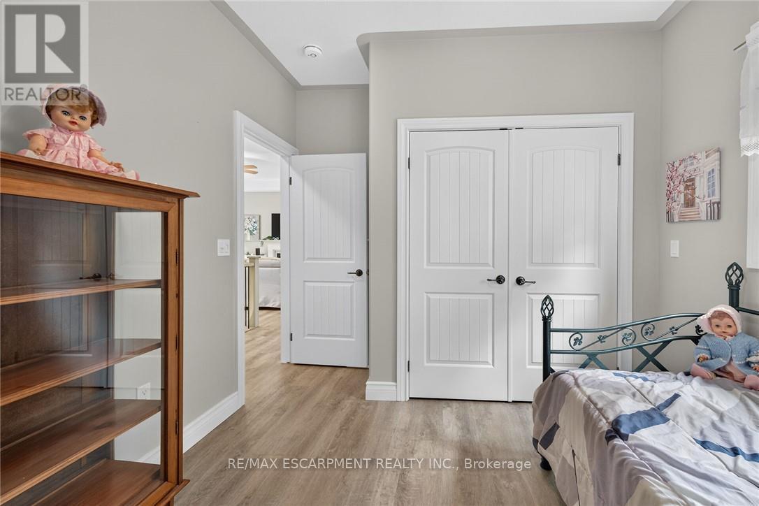 26 STONEBRIDGE PLACE - 27