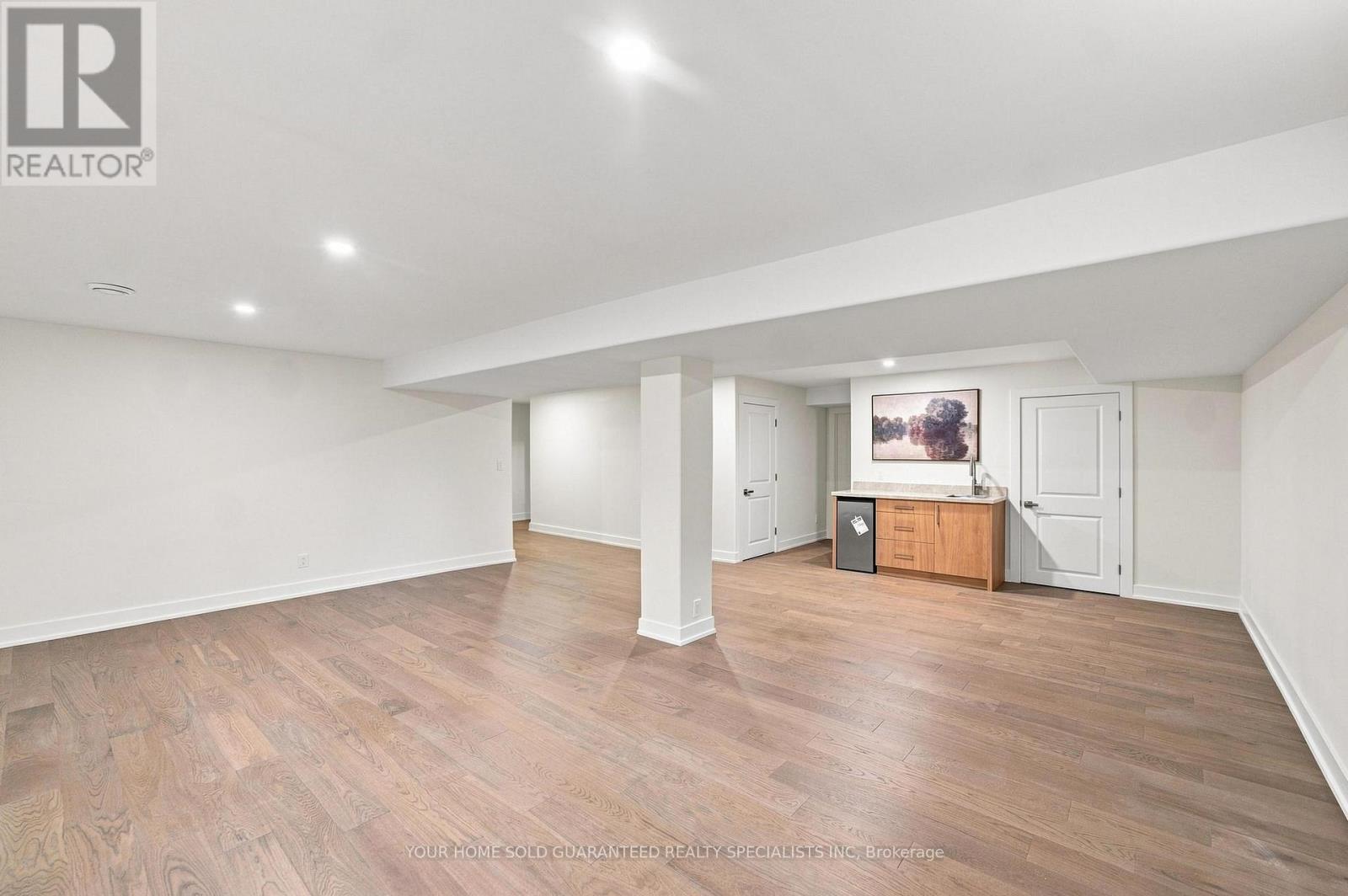 2 PROSPECT LANE - 26
