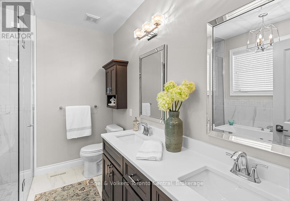 42 SILVER CRESCENT - Image 17