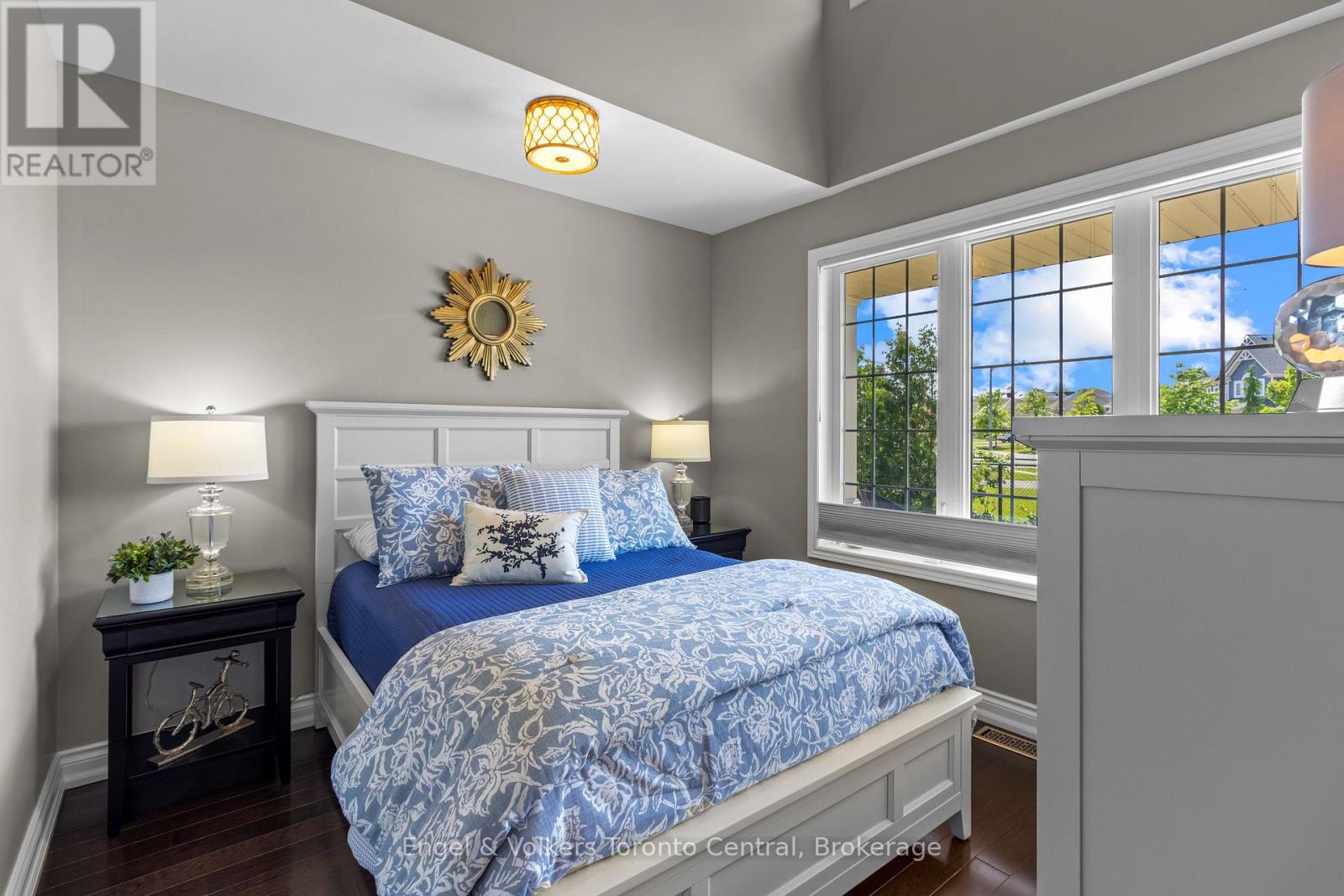 42 SILVER CRESCENT - Image 22