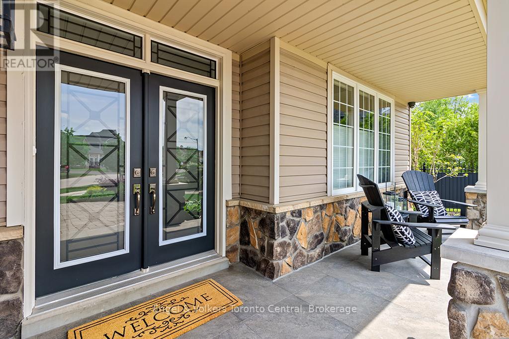 42 SILVER CRESCENT - 4
