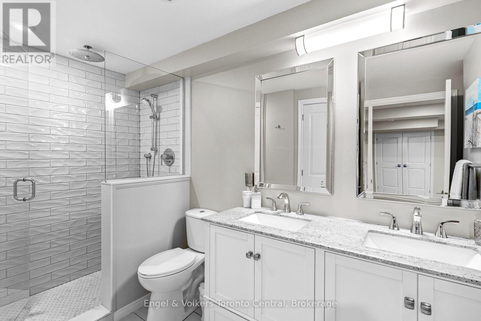 42 SILVER CRESCENT - Image 41
