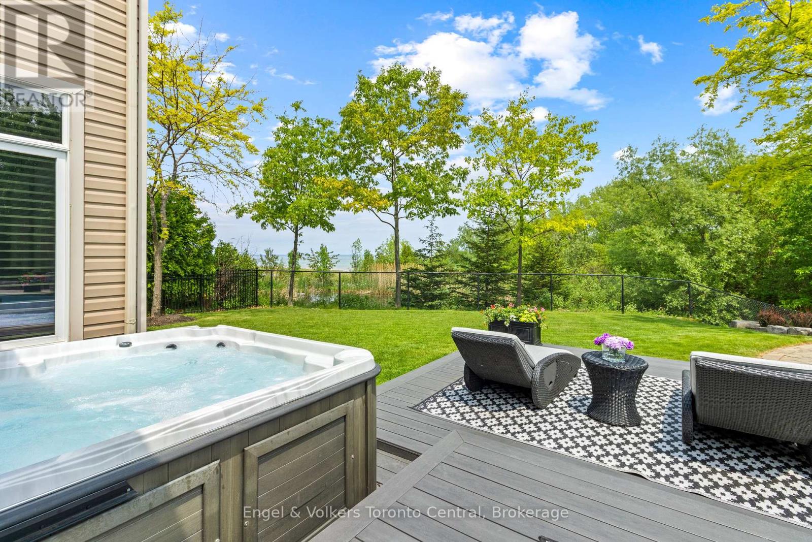 42 SILVER CRESCENT - Image 46