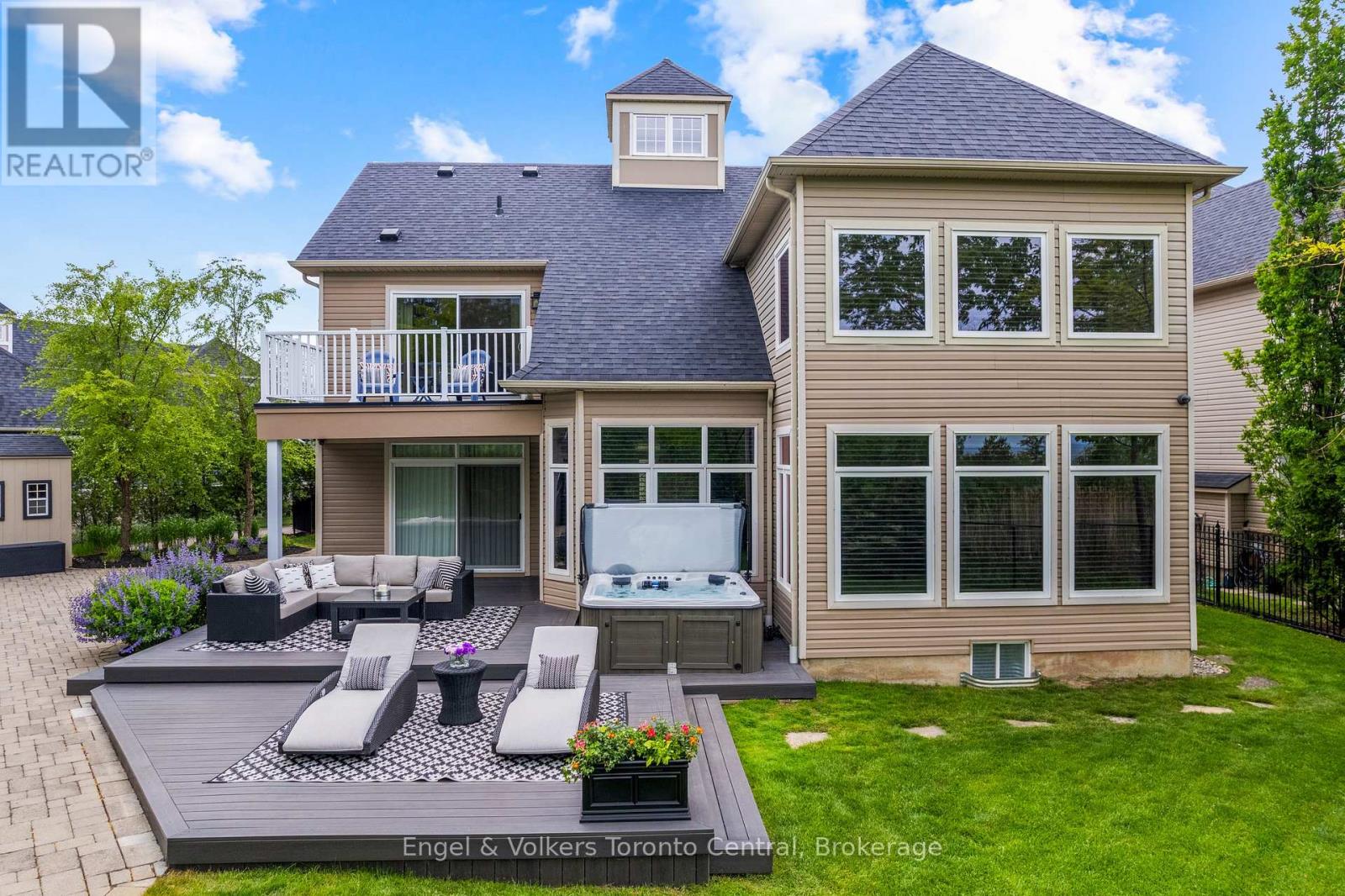 42 SILVER CRESCENT - Image 45