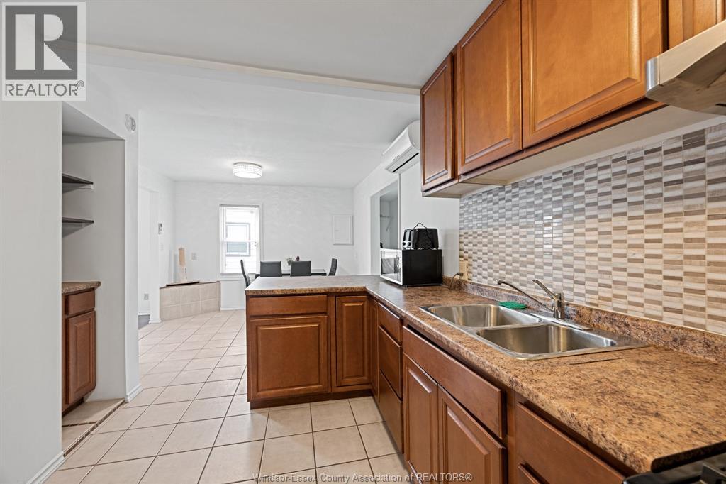 550 CAPITOL - Image 11
