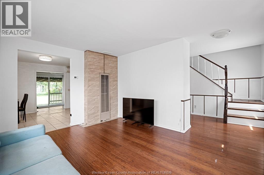 550 CAPITOL - Image 3