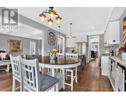 Kitchen - 40 Ridge Gate Crescent, East Gwillimbury, ON L0G1M0 Photo 9