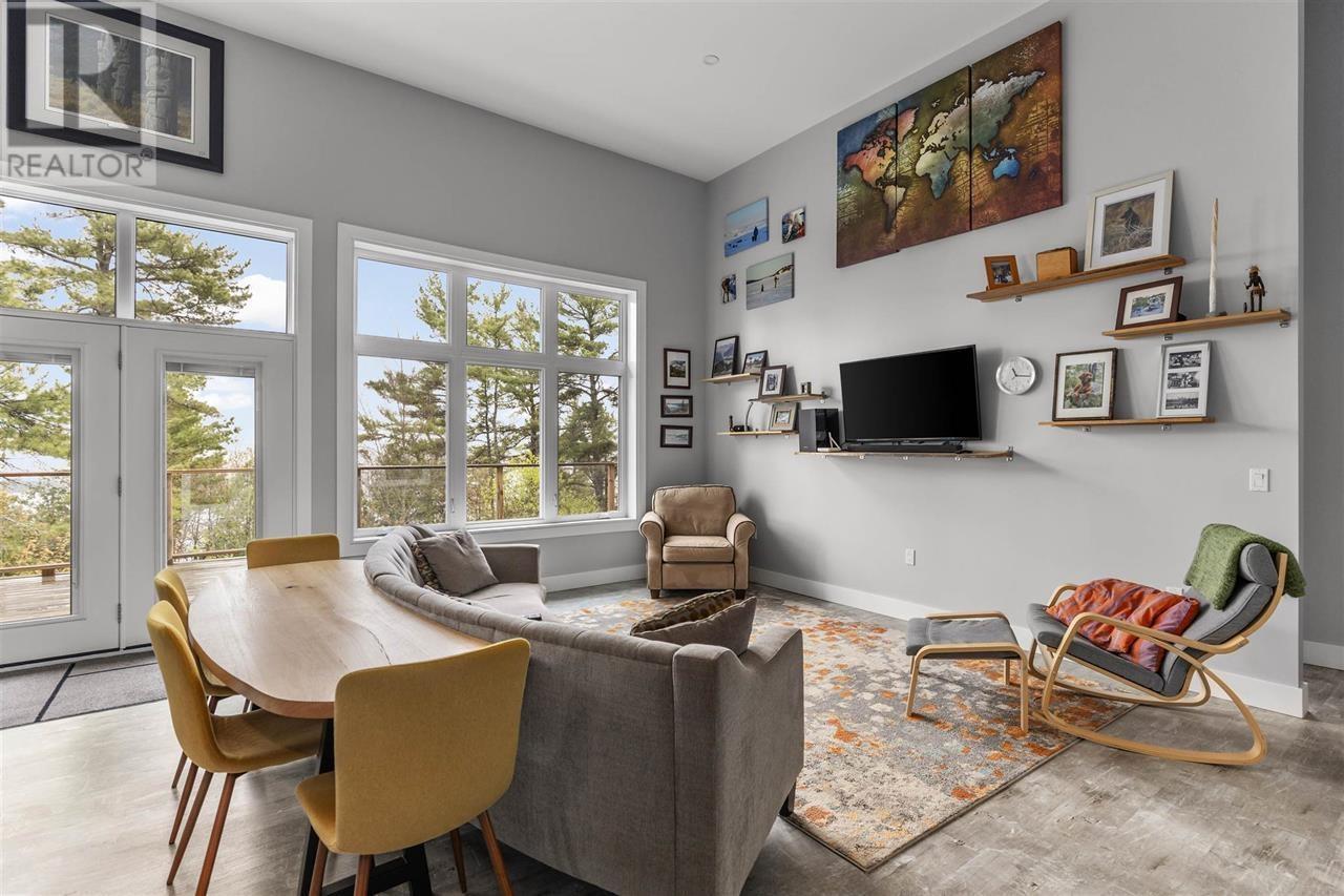 35 Emily CT - Image 5
