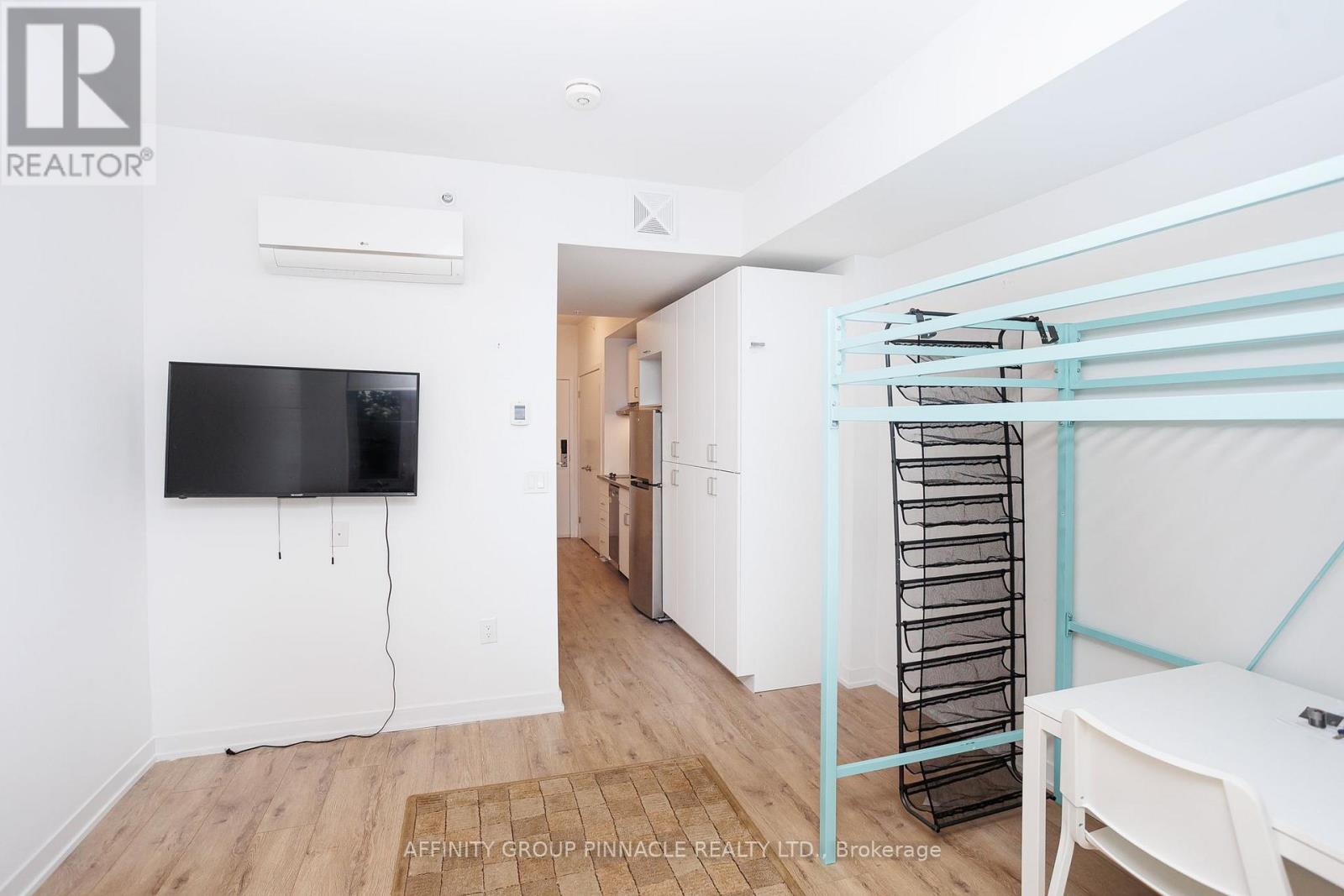 #220 1800 SIMCOE STREET N - 10