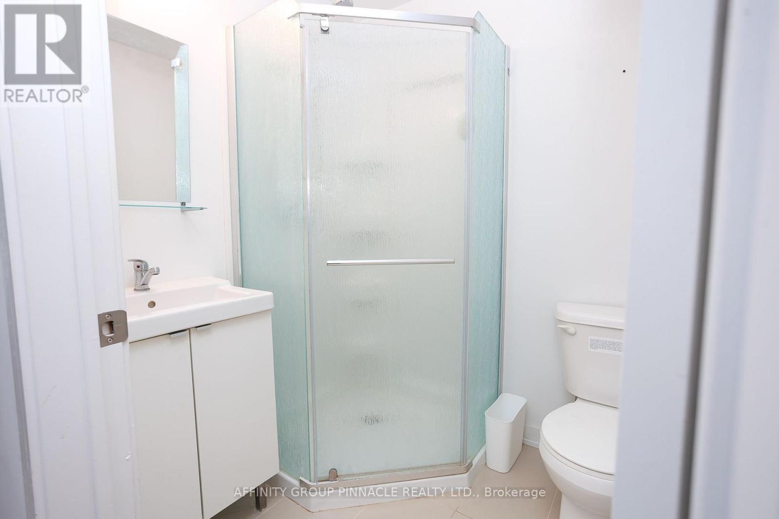 #220 1800 SIMCOE STREET N - Image 11