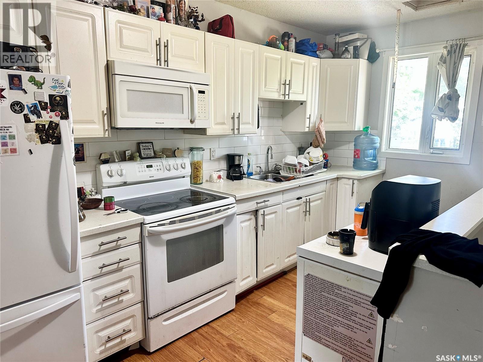 1228 Robinson STREET - 2