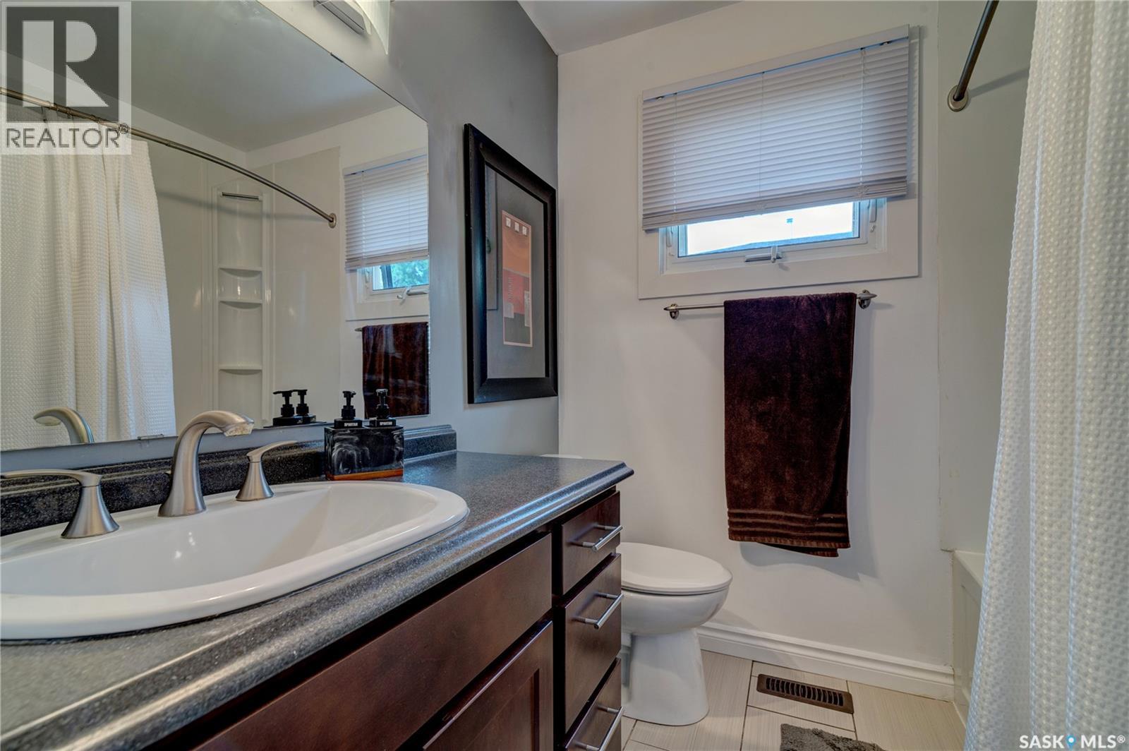 2476 McAra STREET - Image 18