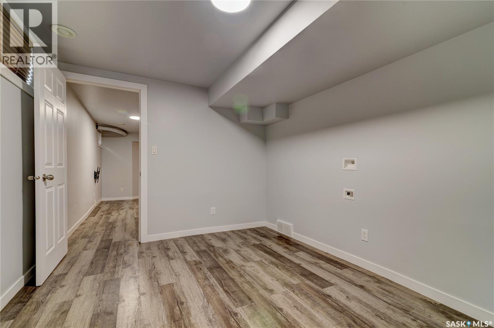 2476 McAra STREET - Image 32