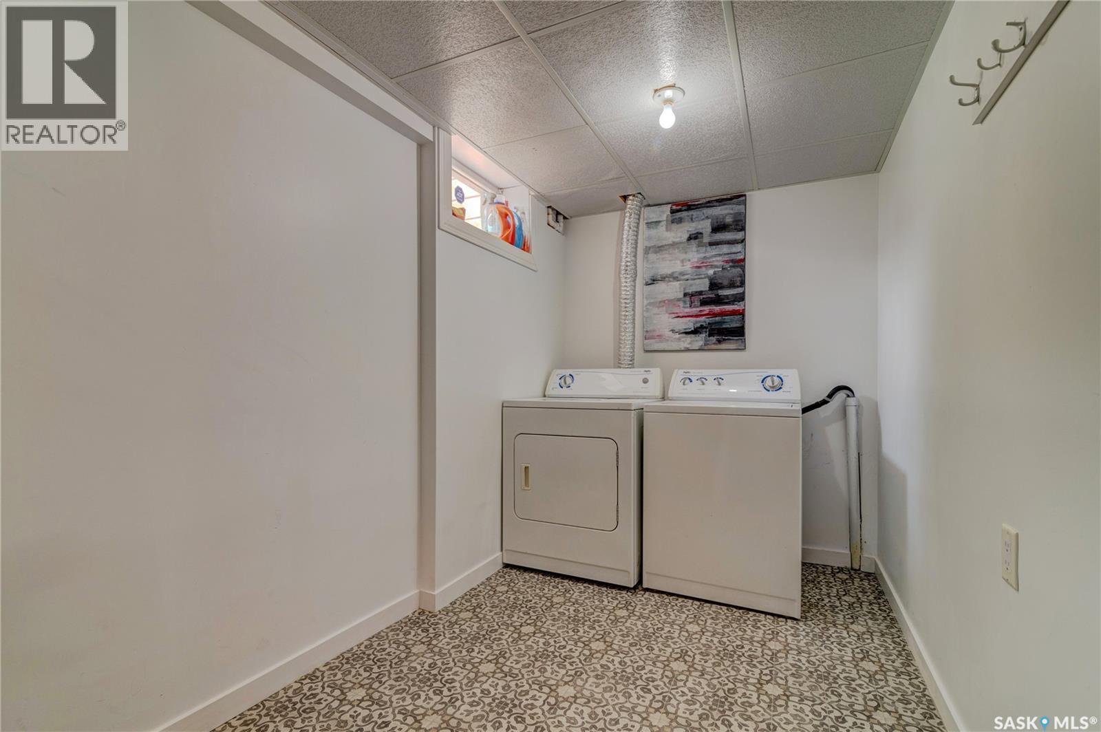 2476 McAra STREET - Image 35