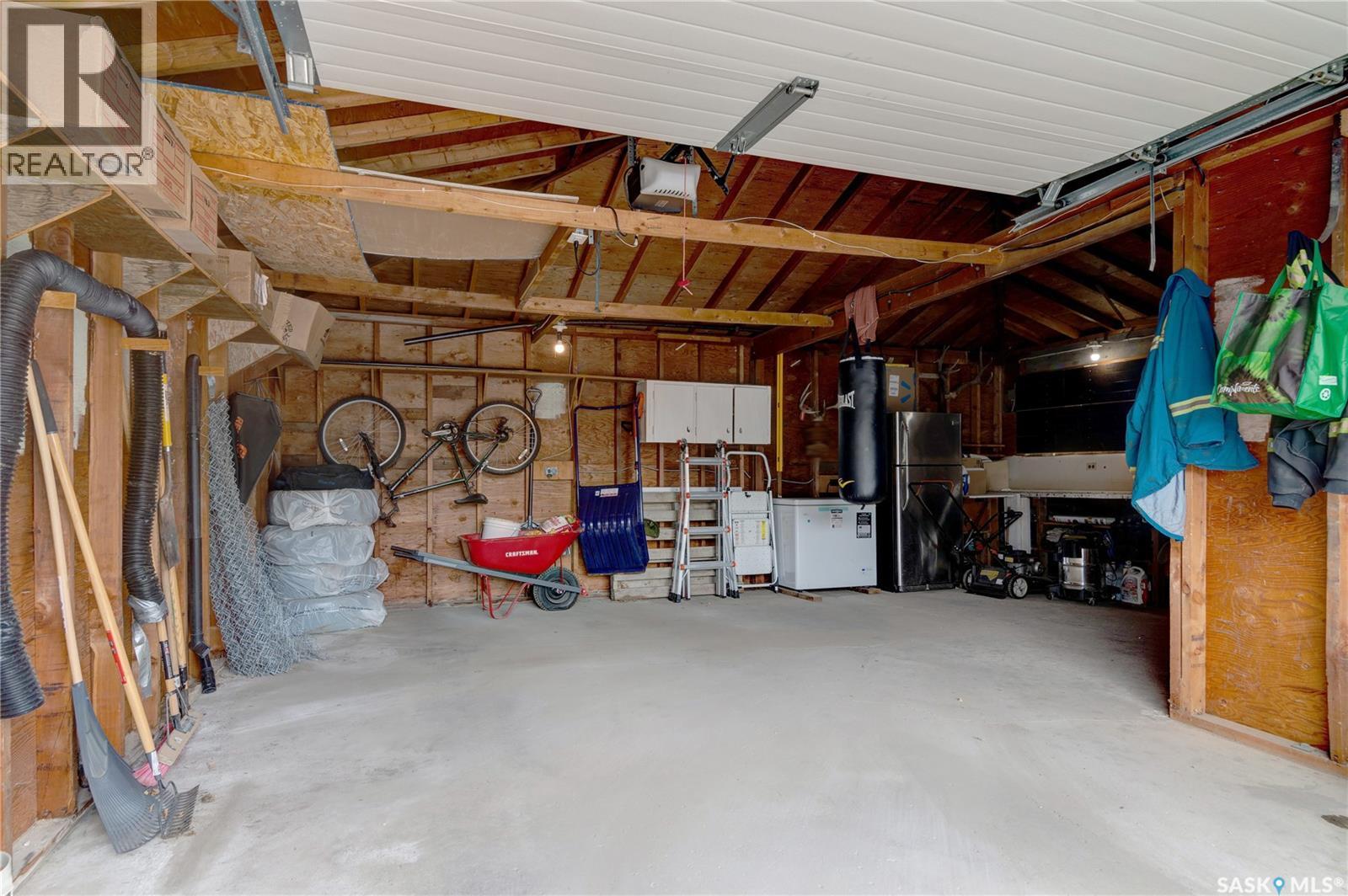 2476 McAra STREET - Image 45