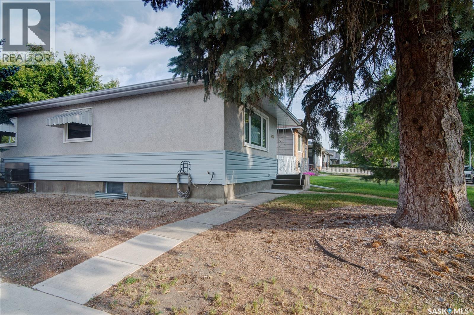 2476 McAra STREET - Image 46
