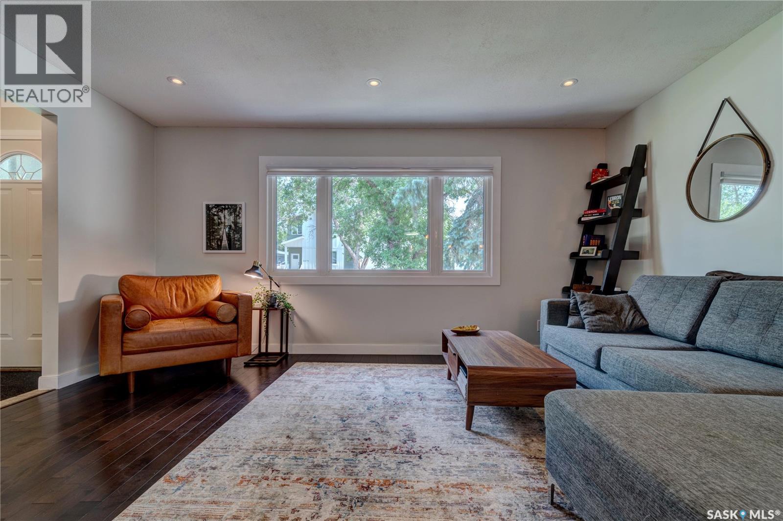 2476 McAra STREET - Image 6