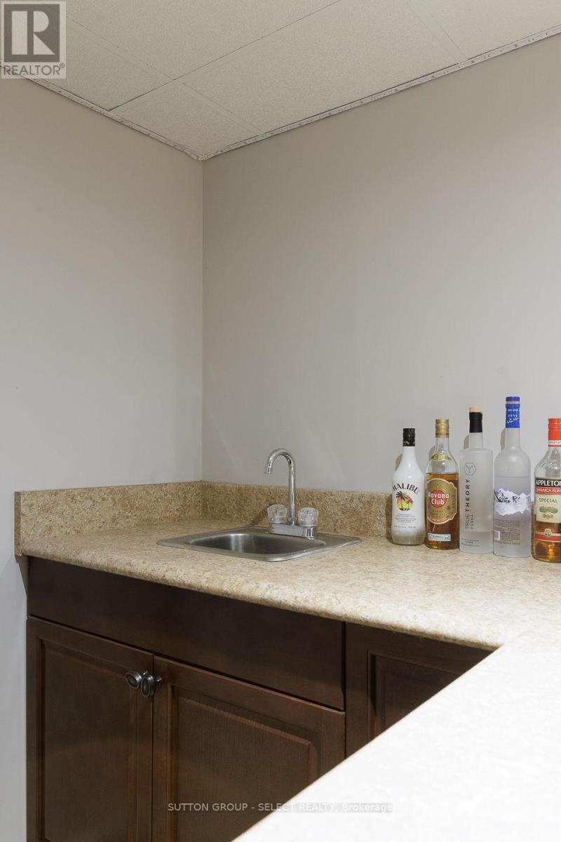 832 MARIGOLD STREET - Image 22