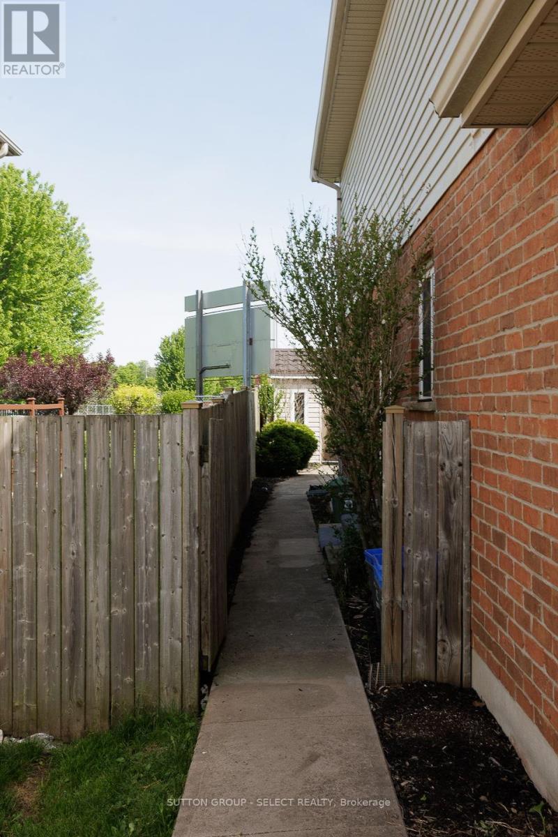 832 MARIGOLD STREET - 27