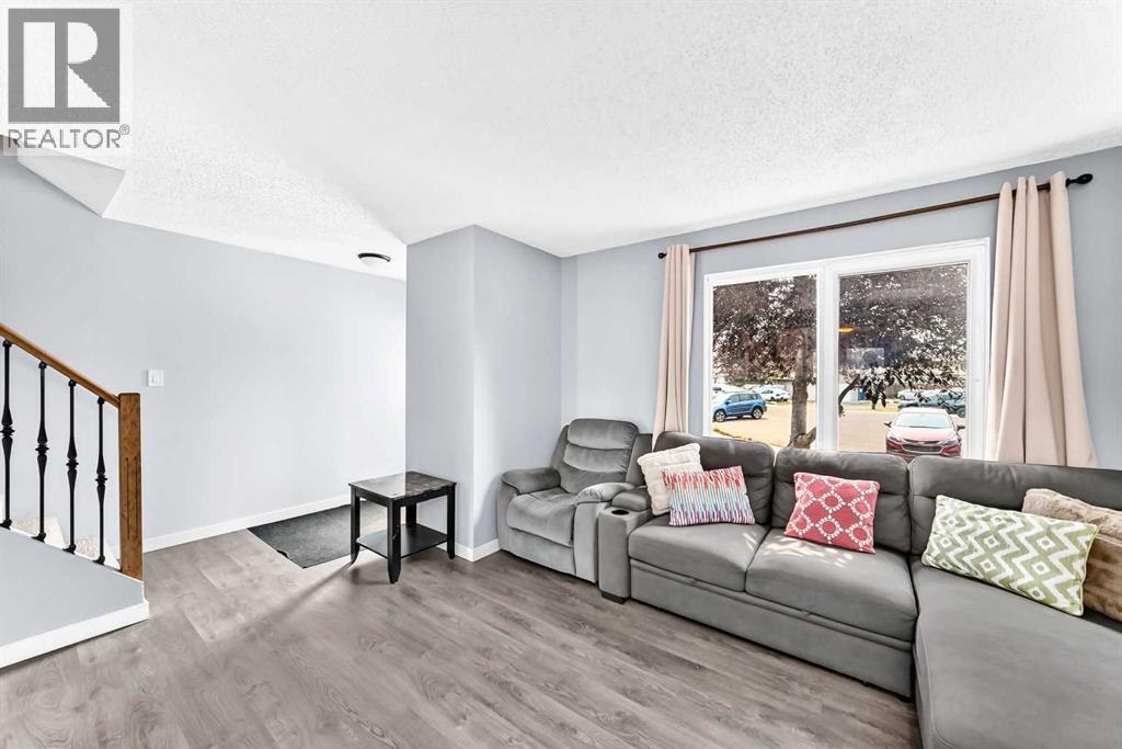 2078 7 Avenue N - 4